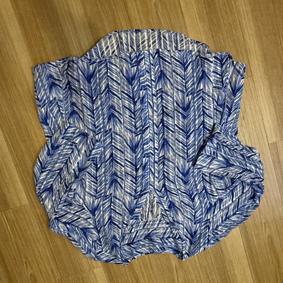 Lilly Pulitzer Blue Chevron Sleeveless Blouse – Size M - Picture 1 of 6